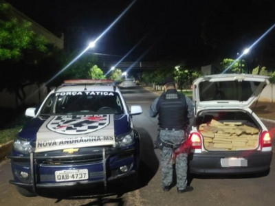 Polícia apreende veículo com mais de 400 quilos de maconha 