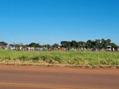 Assentados já começam a fazer fila para evento com Bolsonaro