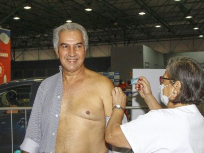 Azambuja recebe quarta dose da vacina contra a Covid-19