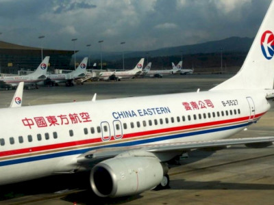 China não encontra sobreviventes em local de acidente aéreo