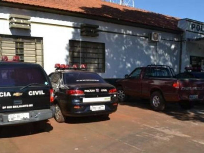 Homem é preso após efetuar disparos contra casa de vizinha