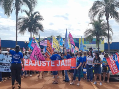 Professores mantém greve em Dourados e aguardam nova negociação