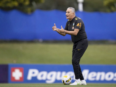 Tite fala sobre momento de Neymar e revela possível desfalque