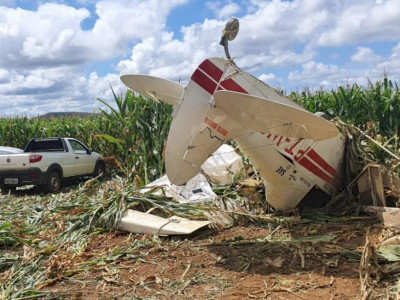 Avião cai em plantação de milho na zona rural do Entorno do DF