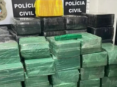 Carro estraga e dupla é presa com 1,3 tonelada de maconha