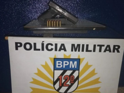 Homem é preso com arma de fogo em lanchonete