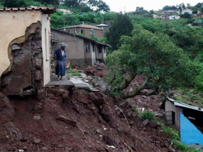Inundações na África do Sul deixam 395 mortos