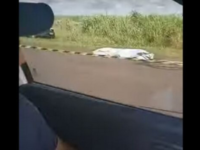 Mulher nua morre atropelada por carreta na BR-262, em Anastácio