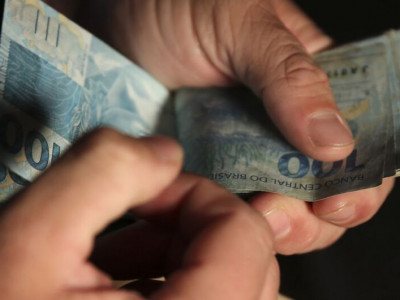 Caixa paga Auxílio Brasil a beneficiários com NIS final zero