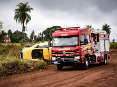 Cinco pessoas ficam feridas em capotamento na MS-060 