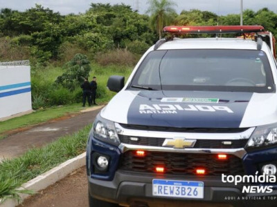 Homem agride mulher e joga celular em policial em Dourados