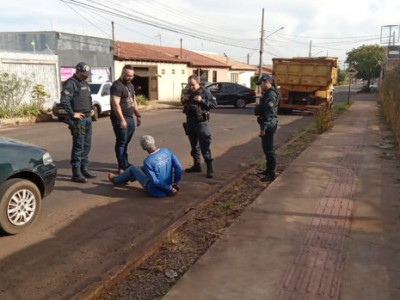 Idoso esfaqueia o amigo após suposta traição na Nova Bahia
