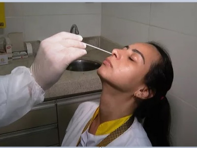 Taxa de contaminados por Covid volta a crescer no Brasil