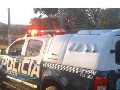 Duas pessoas são conduzidos para delegacia após discussão