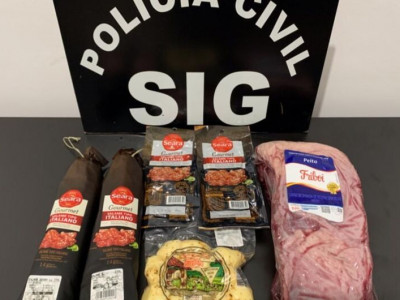 Homem é preso após furtar alimentos de supermercado 
