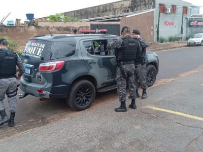 Homem toma arma de desafeto e escapa da morte no Taveirópolis