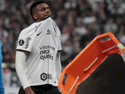 Jô e Corinthians rescindem contrato após noitada no pagode