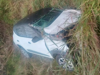 Polícia Civil investiga duas mortes após capotamento na BR-262