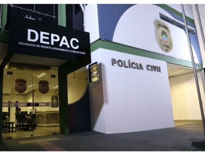 Dono de conveniência toma paulada na cabeça no Los Angeles 