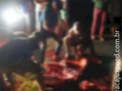 Selvageria: em 30 minutos moradores carneiam animal atropelado