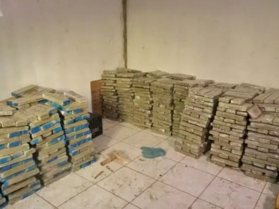 Ferro-velho escondia mais de quatro toneladas de maconha 
