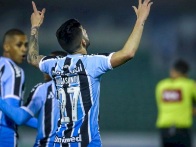 Grêmio bate Guarani para assumir vice-liderança da Série B