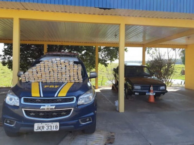 Idoso é preso ao ser flagrado transportando droga em Del Rey