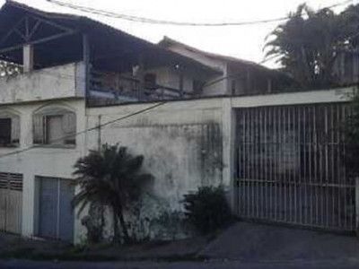 Pai mata filho durante confraternização do Dia dos Pais em MG