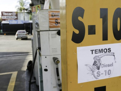 Diesel fica mais barato nas refinarias a partir de hoje