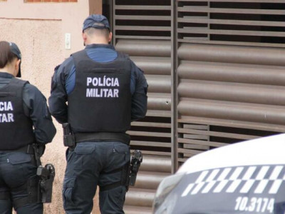 Homem espanca mulher e filha dentro de casa em Três Lagoas