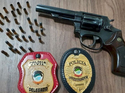 Homem paga R$ 2 mil por arma e acaba preso por irregularidade 