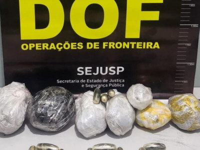 Jovem é preso levando maconha e cocaína em ônibus de linha