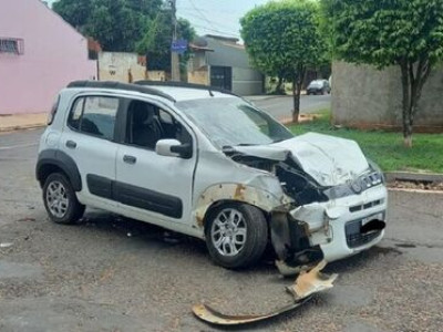 Acidente com caminhão deixa idoso ferido em Aquidauana