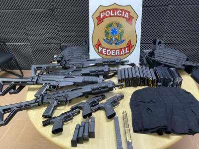 Homem é preso e arsenal apreendido durante ação da PF em MS
