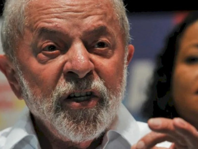 Lula fala em botar Pazuello na cadeia