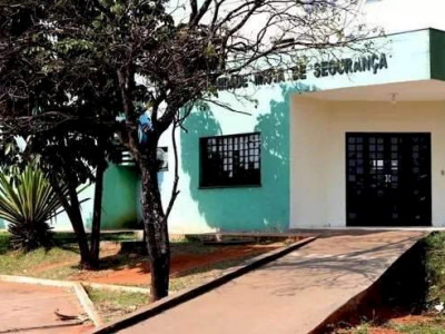 Após ficar viúvo homem começa a perseguir cuidadora da esposa