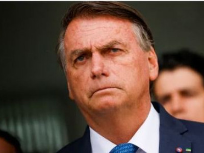 Bolsonaro convoca generais para reunião de emergência