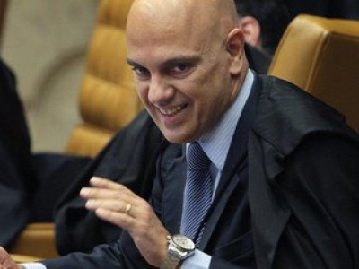 Deputado do PT propõe bustos de Alexandre de Moraes em praças