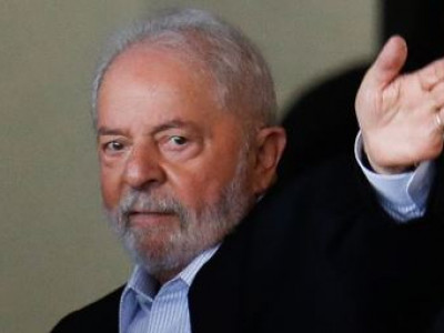 Equipe de Lula quer gastar R$ 136 bilhões a mais em 2023 