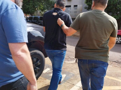 Funcionário é preso após 