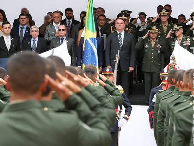 Generais dão aval a Bolsonaro: “Chefe Supremo das Forças Armadas