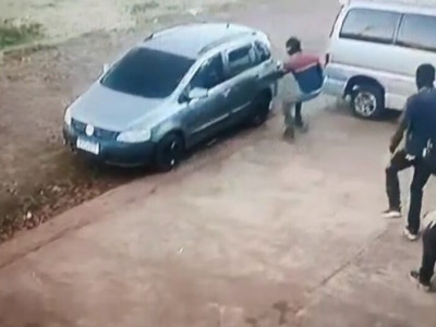 Grupo armado invade casa e foge com quase R$ 60 mil