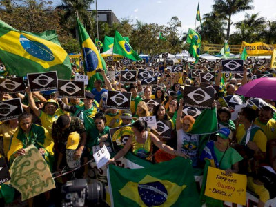Manifestantes protestam pelo país contra eleição de Lula
