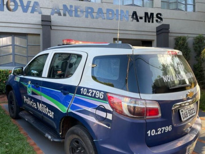 Homem é preso ao tentar furtar retrovisor de moto para comprar drogas
