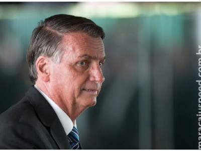 Bolsonaro assina MP que aumenta salário para R$ 1.302