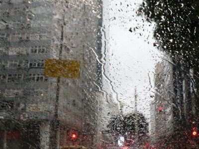 Chuvas fortes deixam morto e feridos no norte do estado do Rio