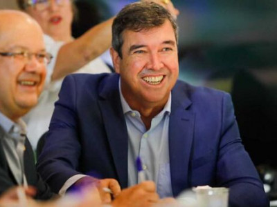 Eduardo Riedel anuncia nomes que vão compor seu governo