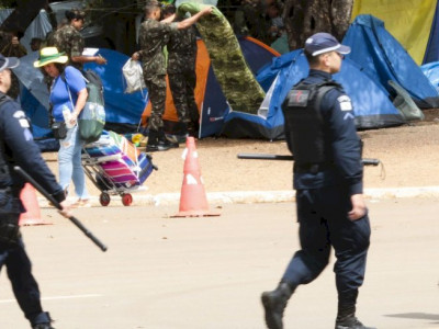 Moraes converte em preventiva 140 prisões por atos golpistas