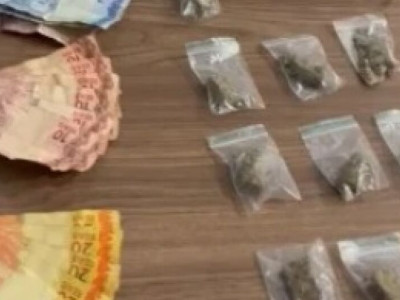 Adolescente é apreendida em "boca de fumo" durante ação policial