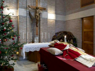 Bento 16 é velado no Vaticano com fila de milhares de pessoas